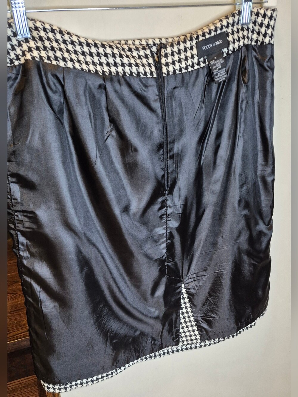 Pencil skirt- belted waist - lined - Picture 11 of 14